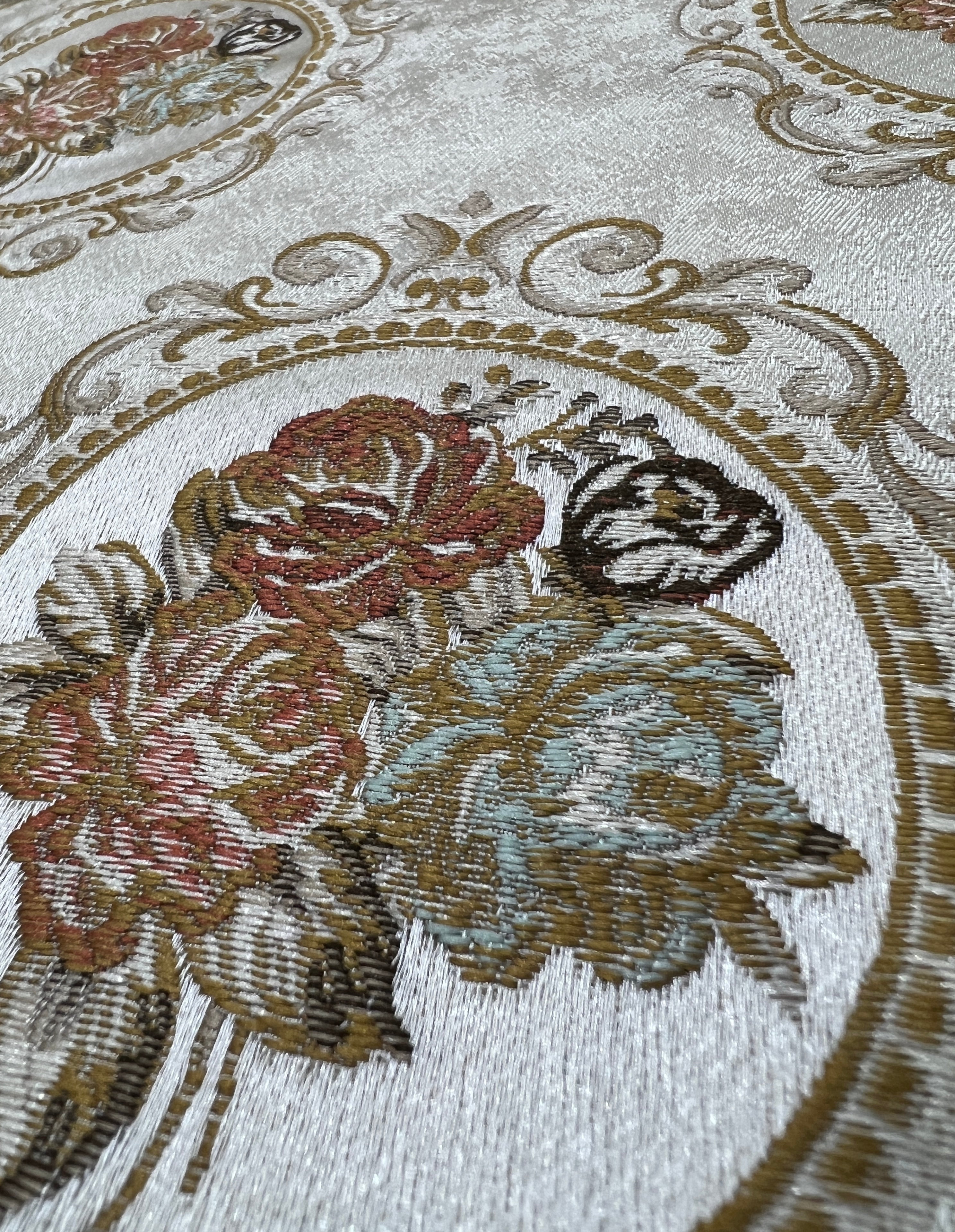 #color_antique-white